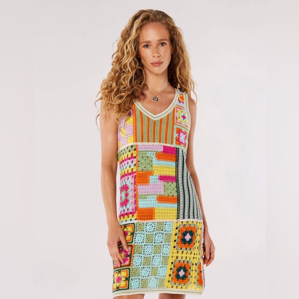 SO ♥️! Sunset Crochet Dress - Picture 4 of 8